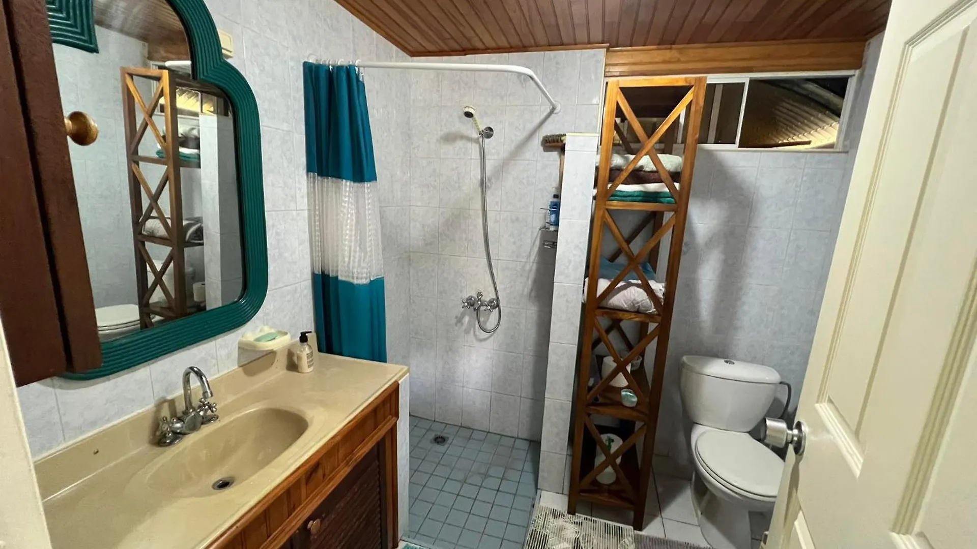 Chalet Chenal Hauru 0*,  프랑스령 폴리네시아